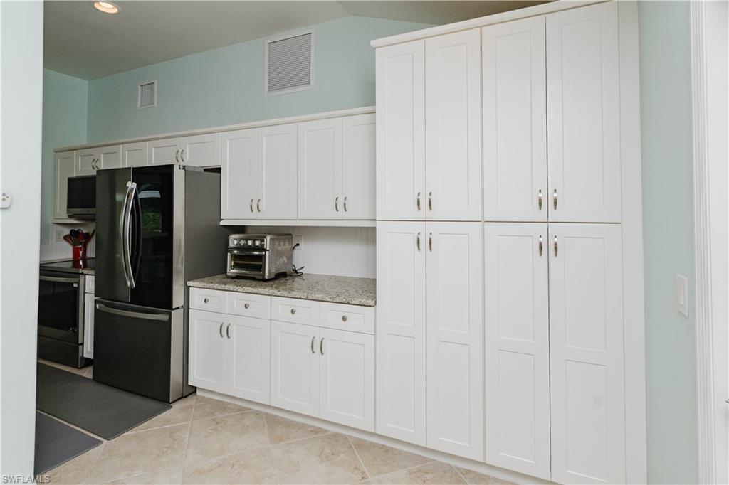 CHARLOTTE SHORES - Residential