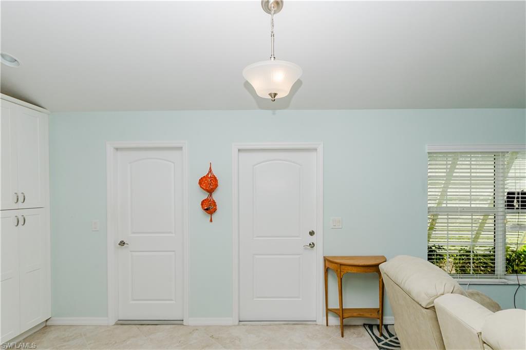 CHARLOTTE SHORES - Residential