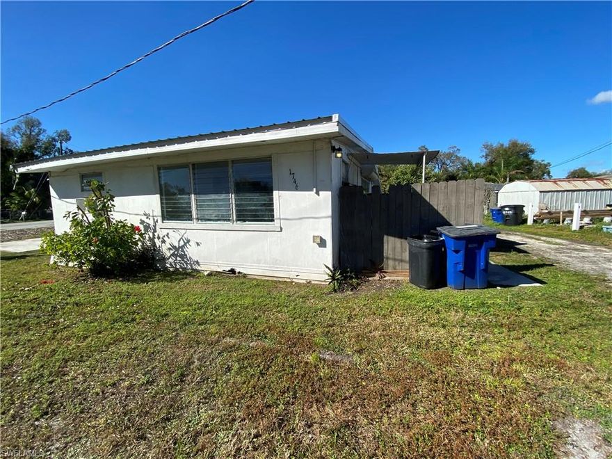 1 Bedroom 1 Bathroom Mobile Home for Rent in North Fort Myers!
$750 month + $750 Security req'd to move in. SMOKING PROHIBITED. Water and Electric included. Landscaping provided by the owner. Pets allowed under 30 pounds max of 2 with a $50 monthly pet rent per pet.

"Equal Housing Opportunity"