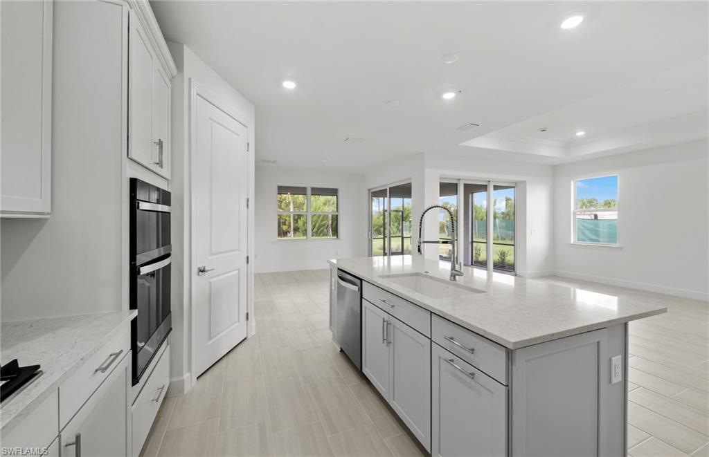 NORTHRIDGE - Residential