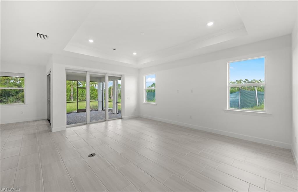 NORTHRIDGE - Residential