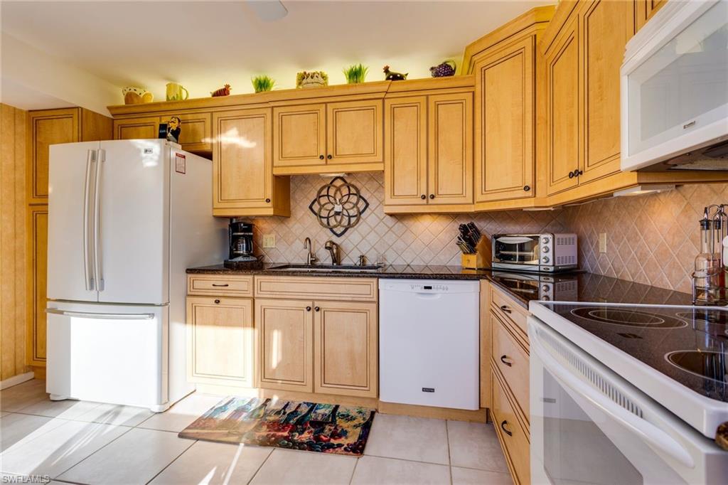 GLADES COUNTRY CLUB - Residential