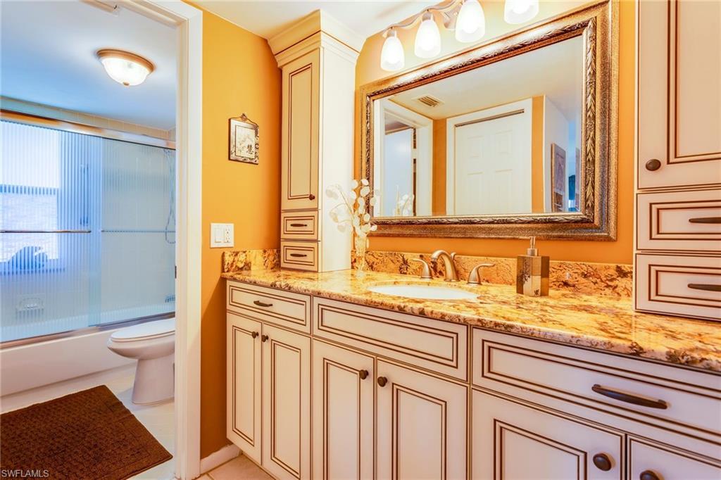 GLADES COUNTRY CLUB - Residential