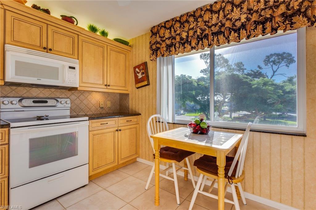 GLADES COUNTRY CLUB - Residential