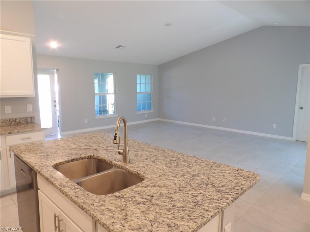 NORTH PORT - Residential Lease