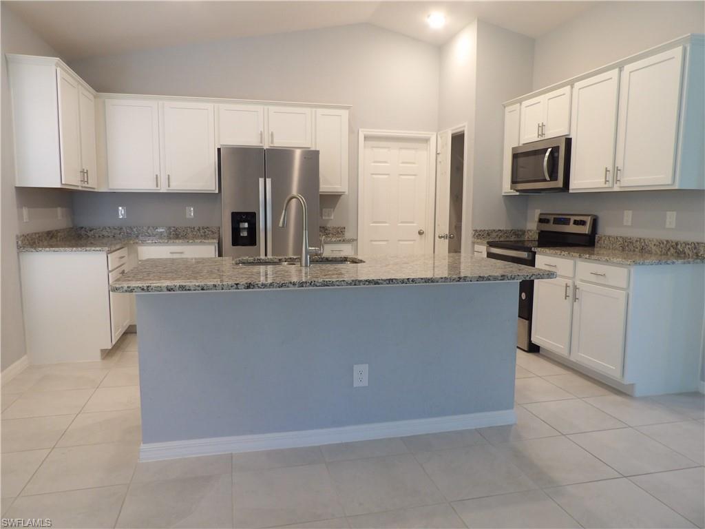 NORTH PORT - Residential Lease