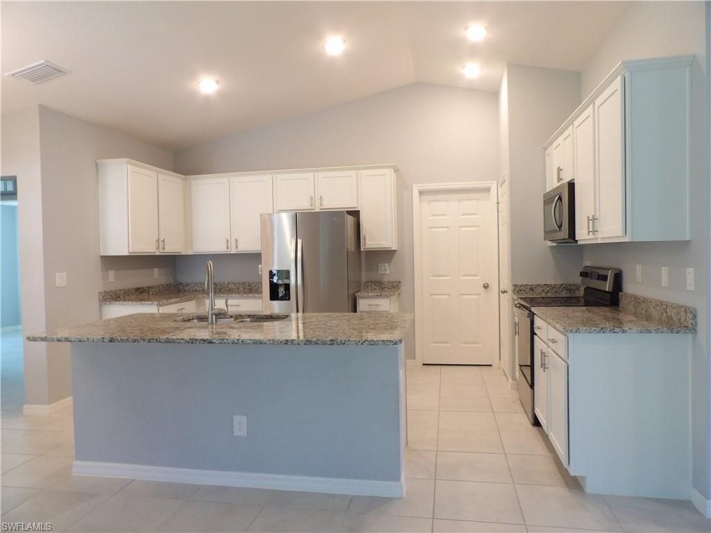 NORTH PORT - Residential Lease