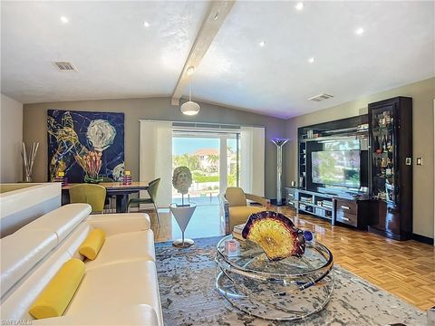 10242 Vanderbilt DR NAPLES FL 34108