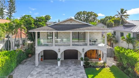 10242 Vanderbilt DR NAPLES FL 34108