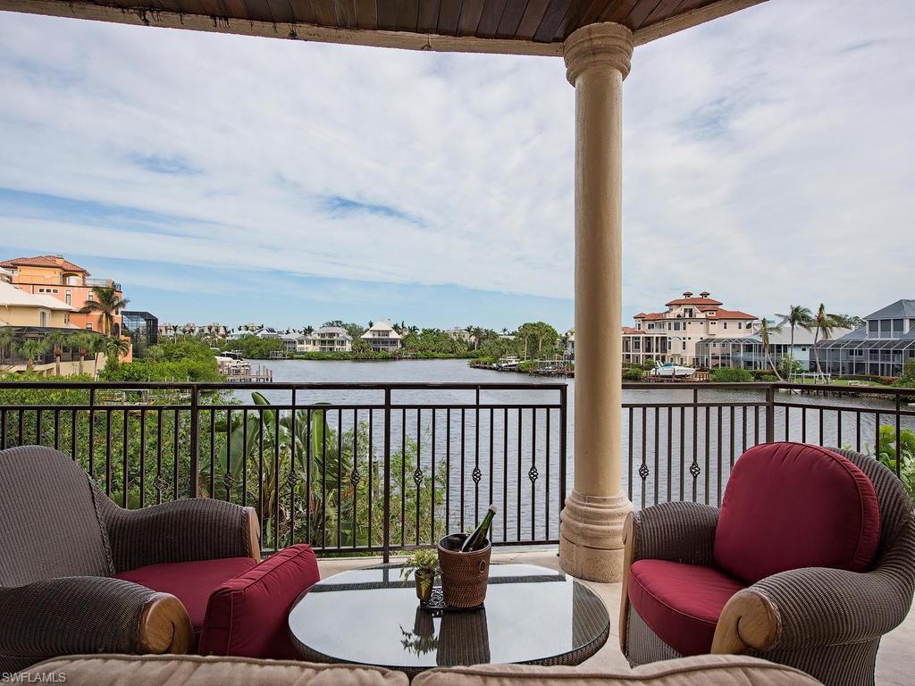 BAREFOOT BEACH - Residential