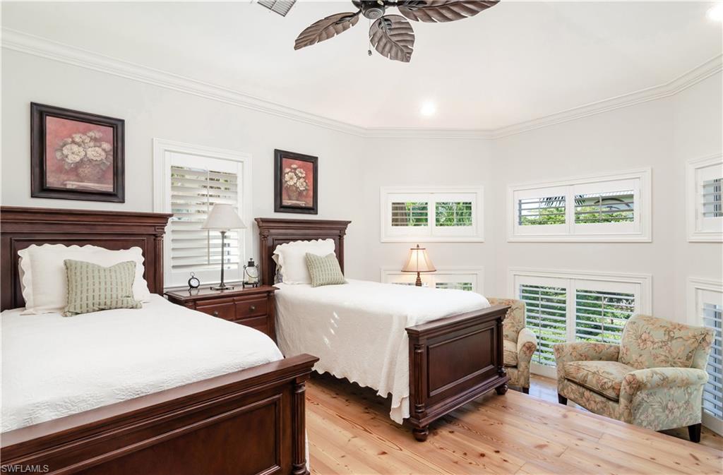 BAREFOOT BEACH - Residential