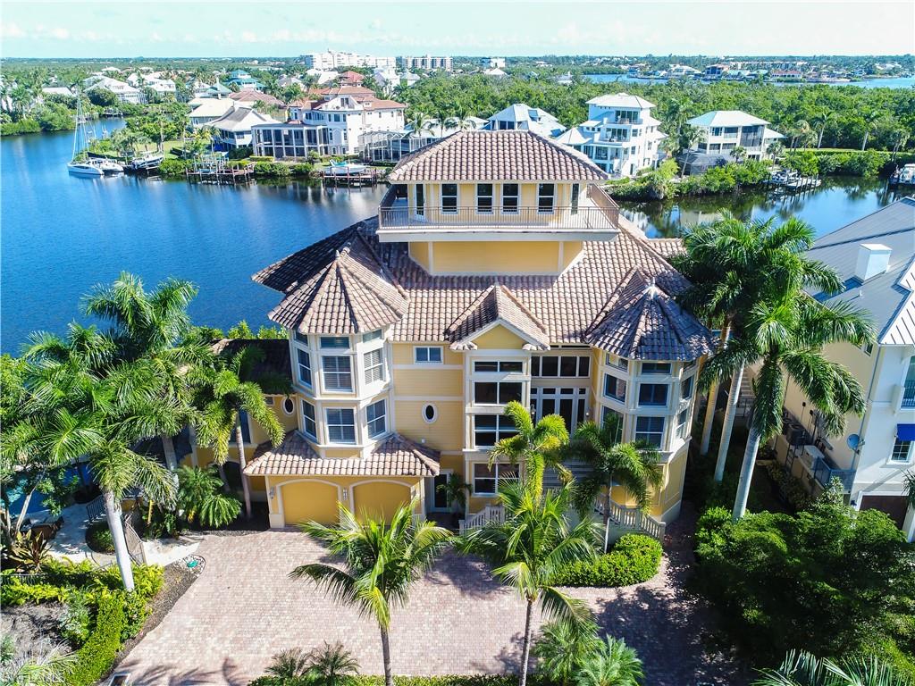 BAREFOOT BEACH - Residential