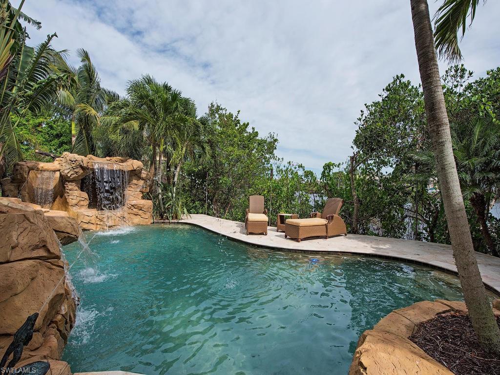 BAREFOOT BEACH - Residential