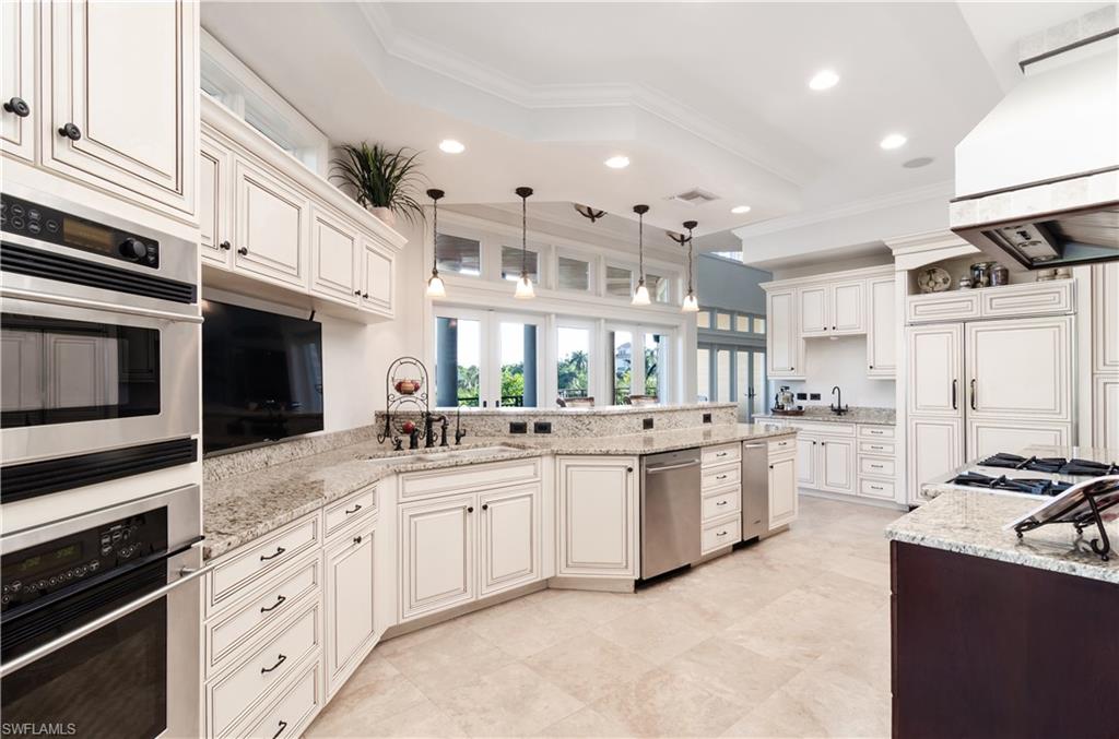 BAREFOOT BEACH - Residential