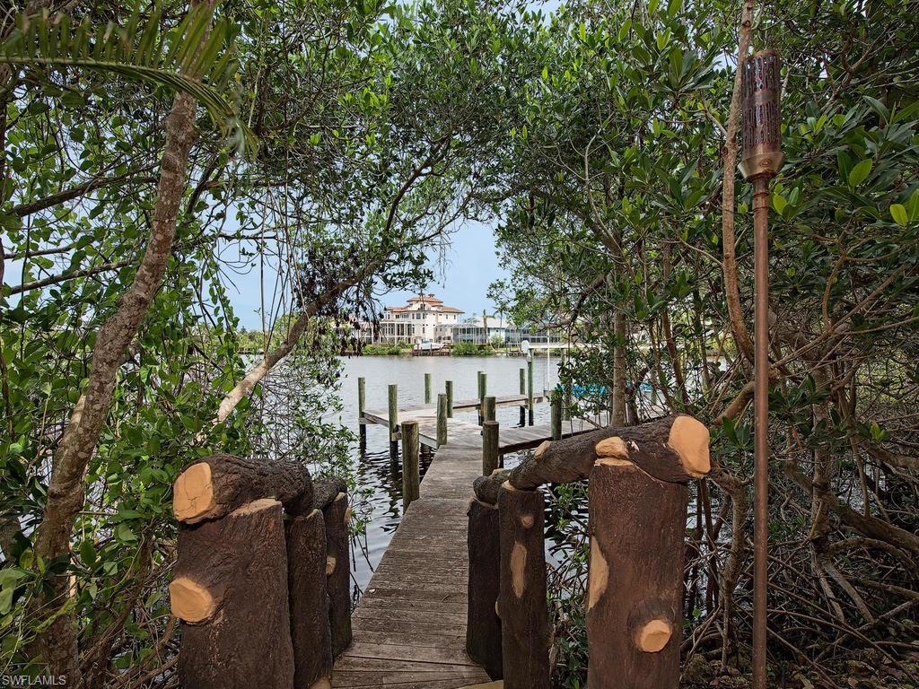 BAREFOOT BEACH - Residential