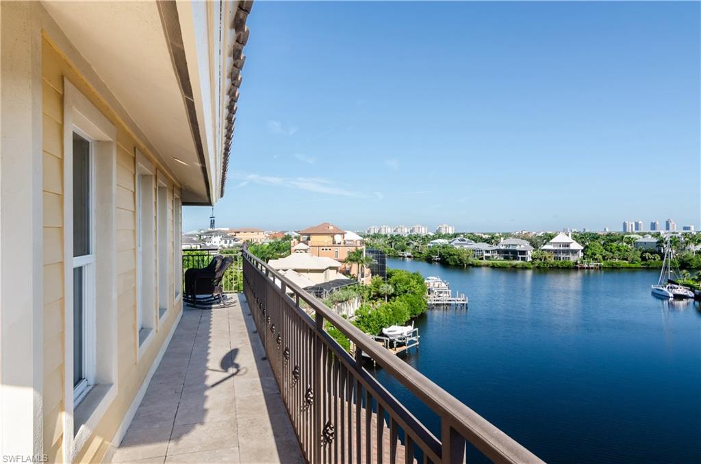 BAREFOOT BEACH - Residential