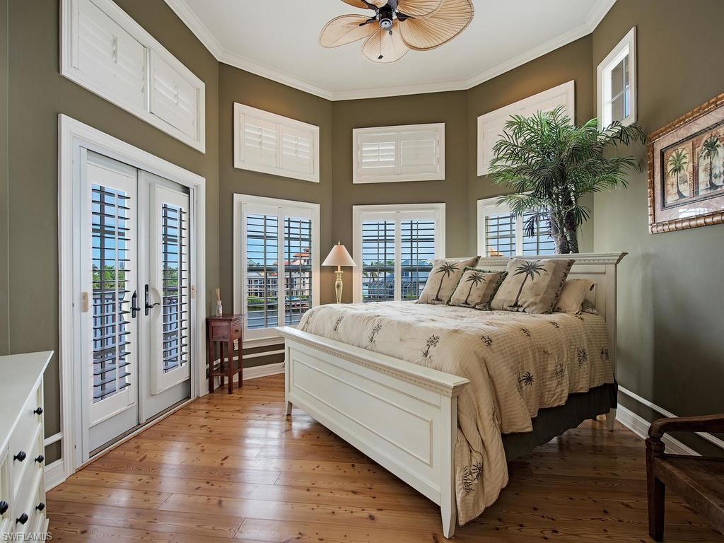 BAREFOOT BEACH - Residential