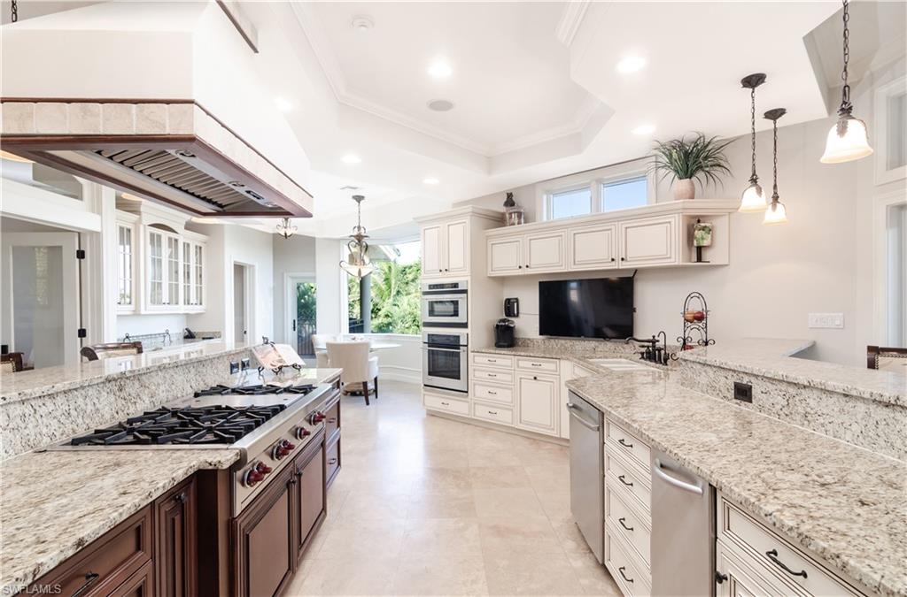 BAREFOOT BEACH - Residential