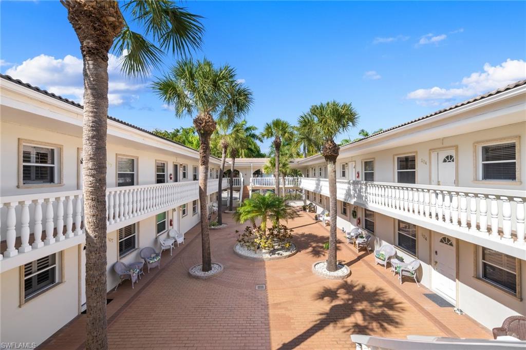 CASTLETON GARDENS - Residential