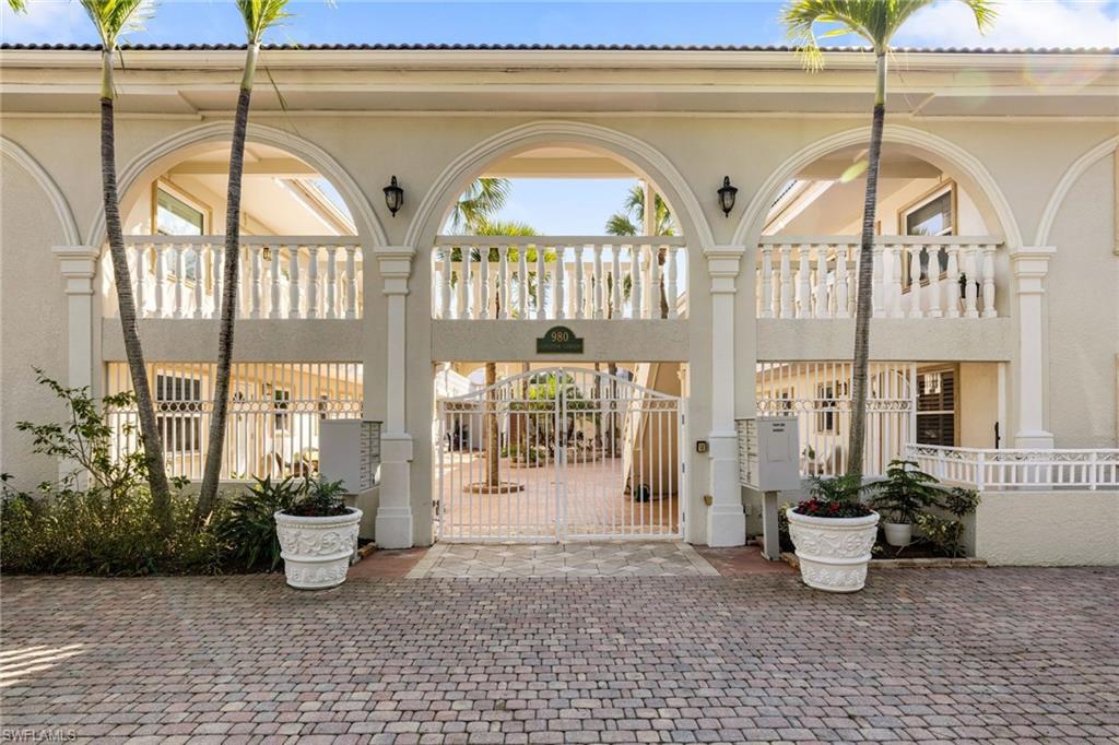 CASTLETON GARDENS - Residential