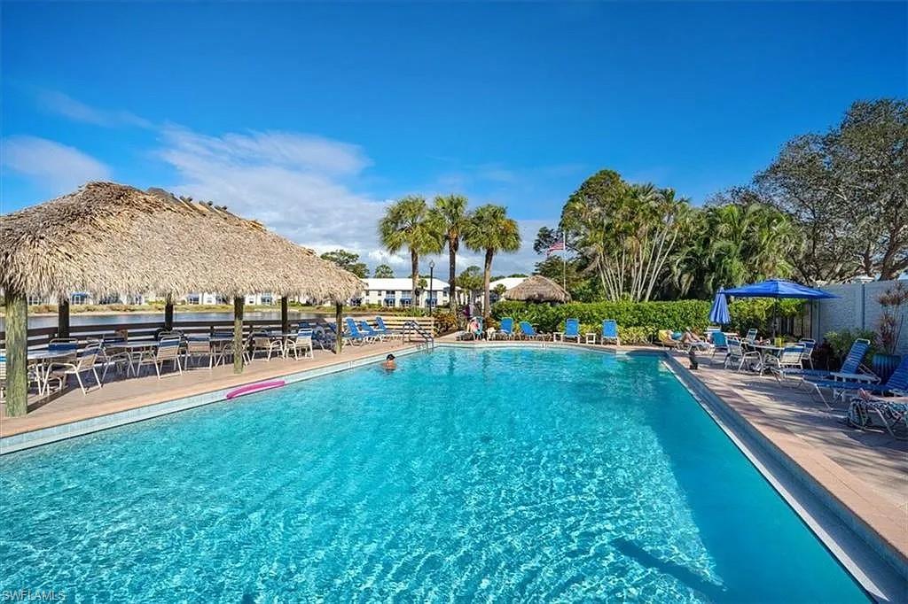 PAVILION CLUB - Residential Lease