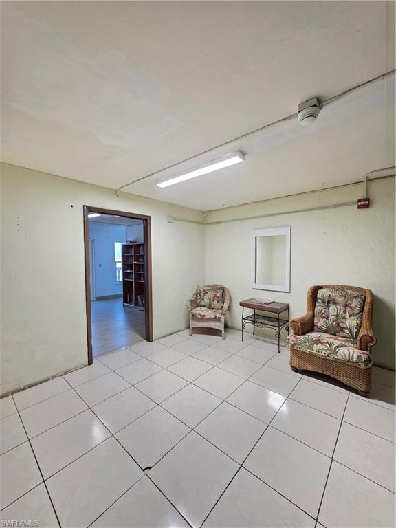 WINDSOR WEST - Residential