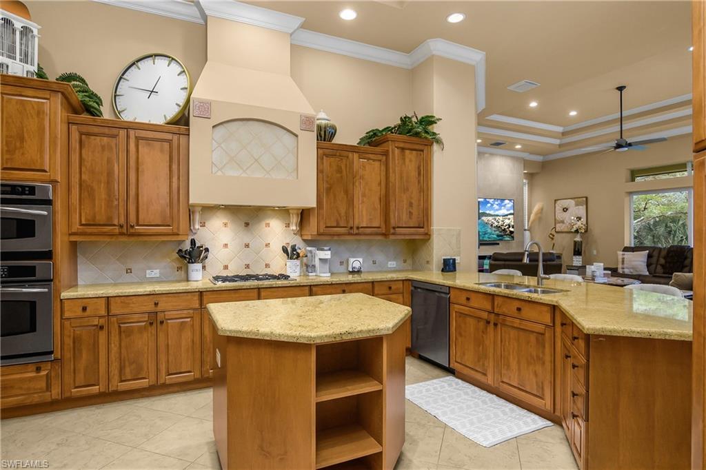 LAUREL OAKS AT WEST BAY CLUB - Residential