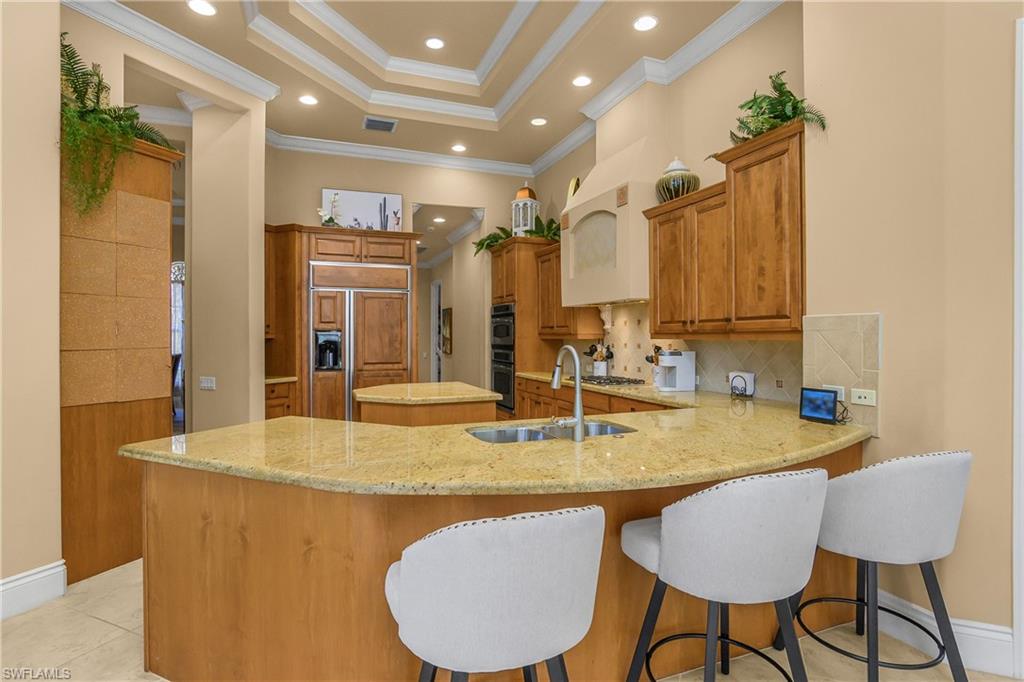 LAUREL OAKS AT WEST BAY CLUB - Residential