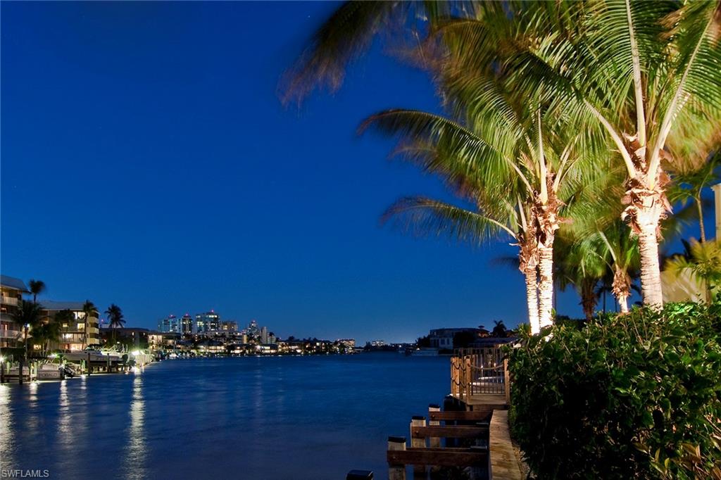 VISTA ROYALE - Residential