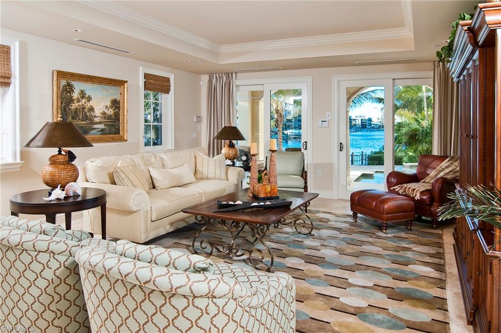 VISTA ROYALE - Residential