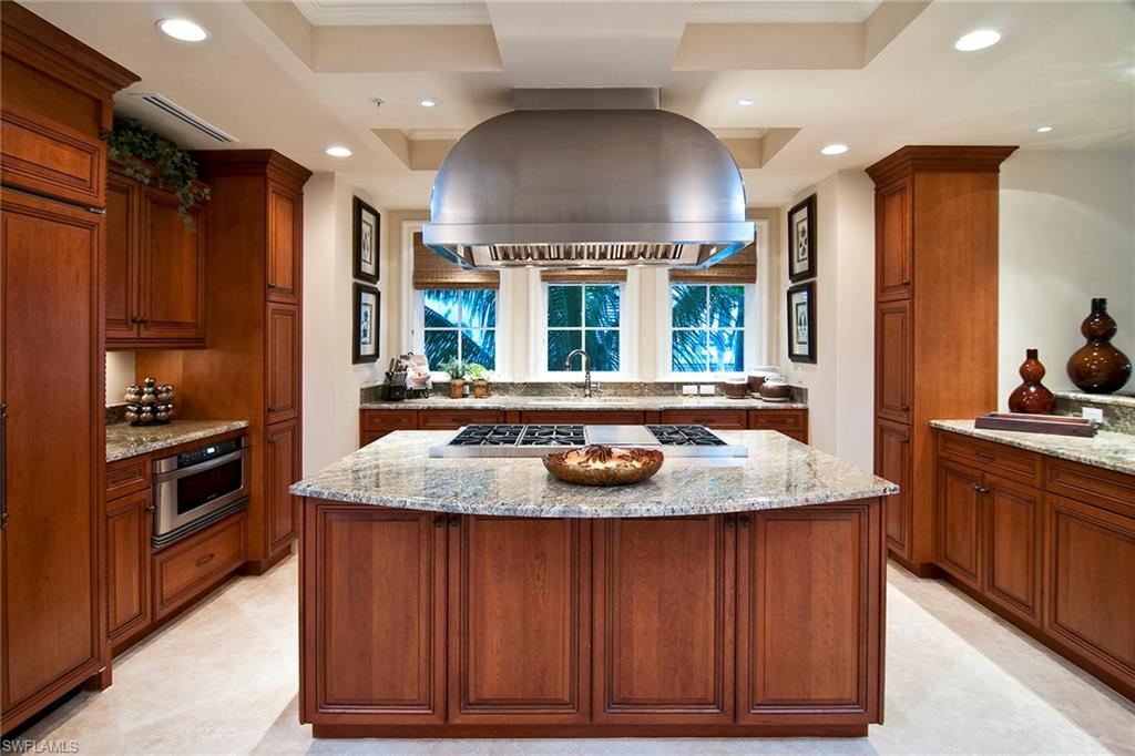 VISTA ROYALE - Residential