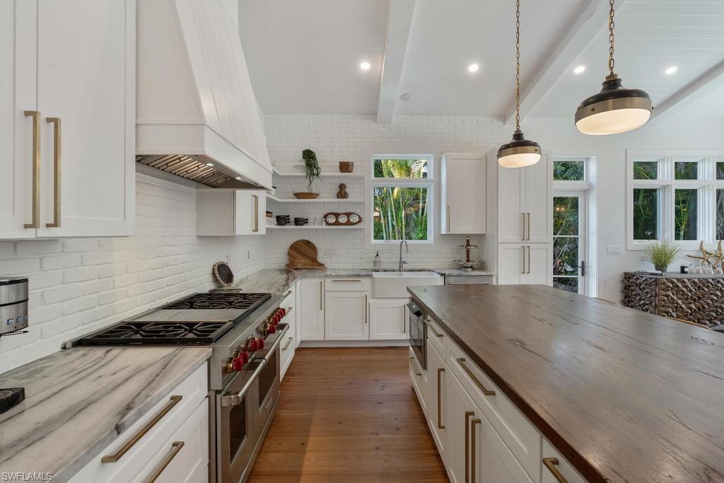 MOORINGS - Residential