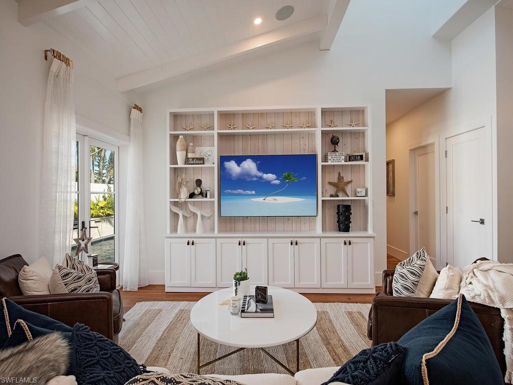 MOORINGS - Residential