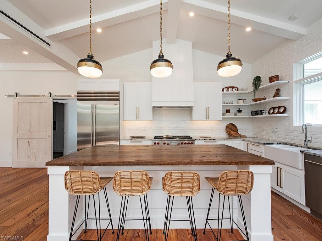 MOORINGS - Residential