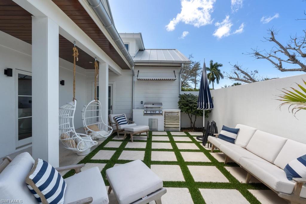 MOORINGS - Residential