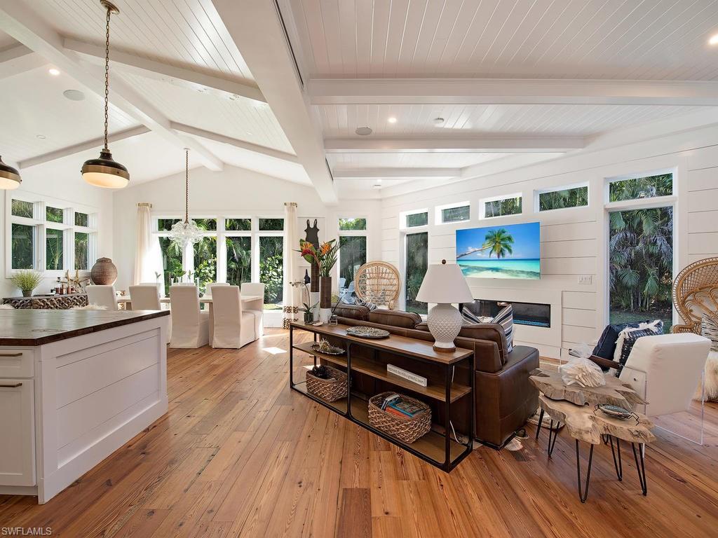 MOORINGS - Residential