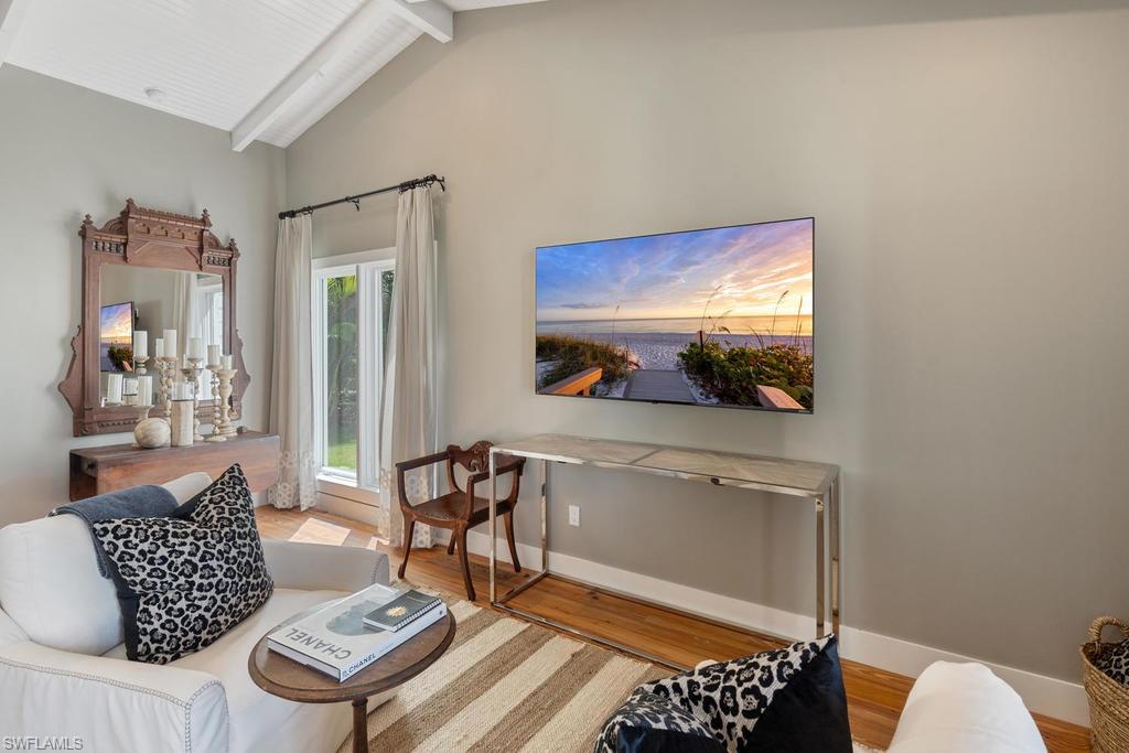 MOORINGS - Residential