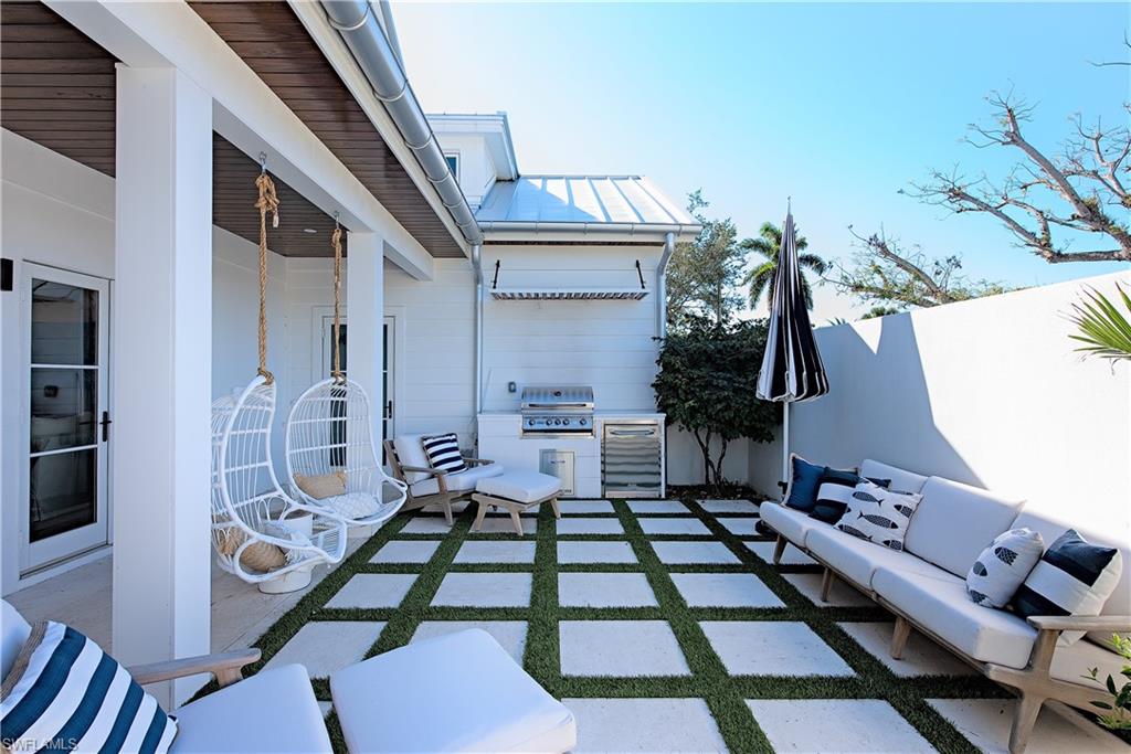 MOORINGS - Residential