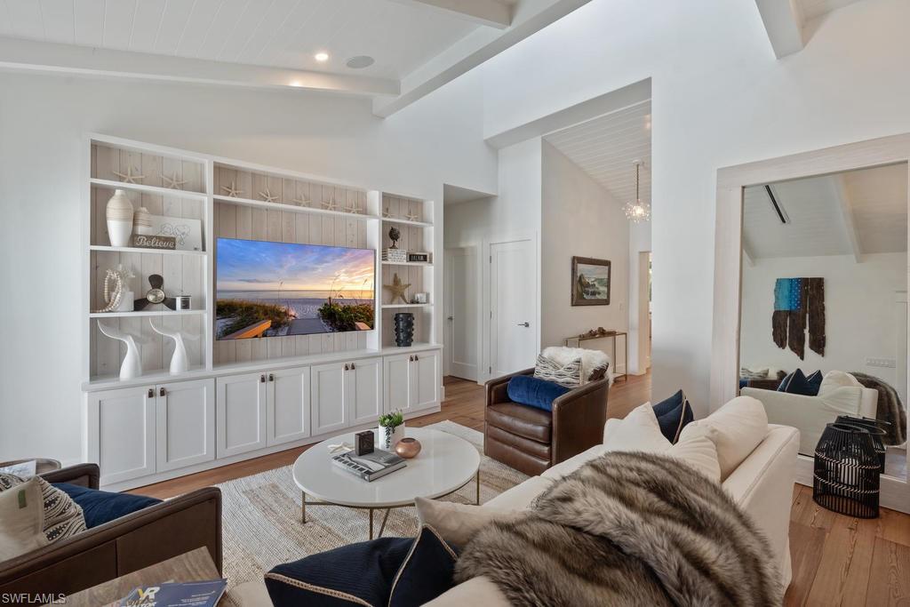 MOORINGS - Residential