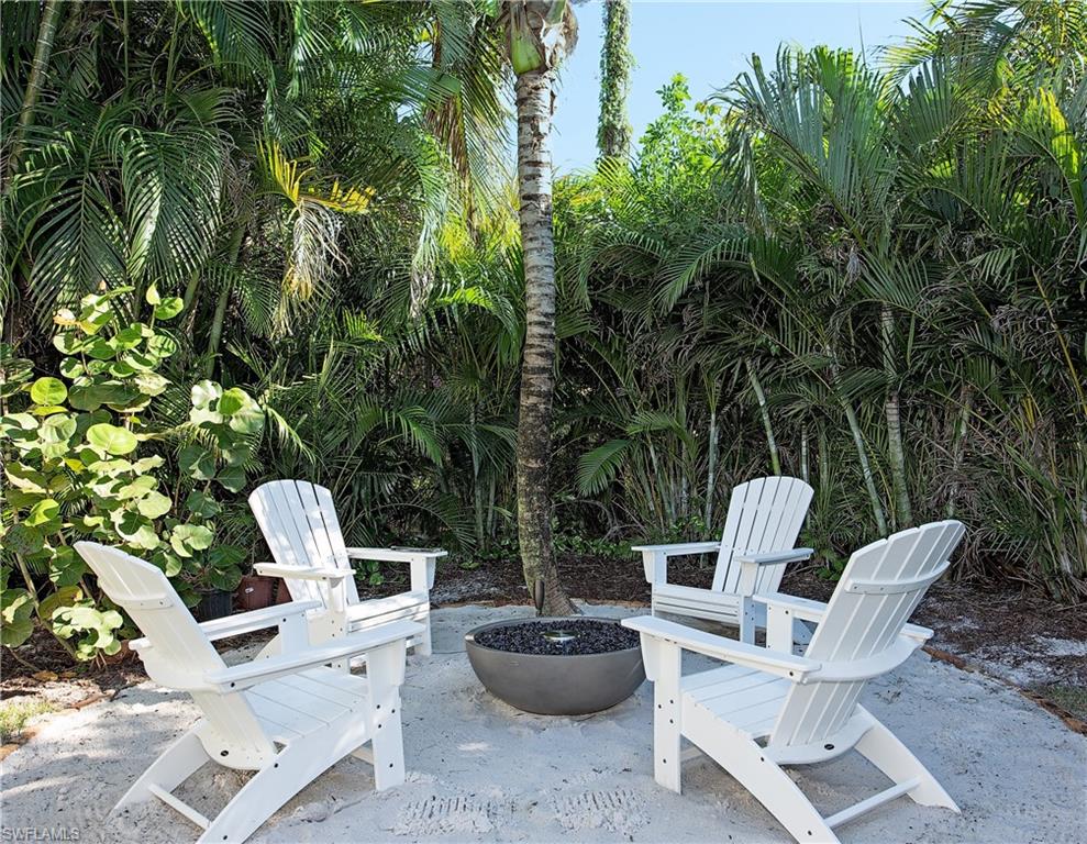 MOORINGS - Residential