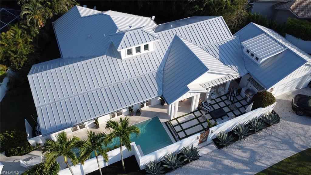 MOORINGS - Residential