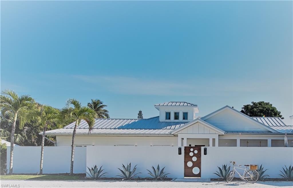 MOORINGS - Residential