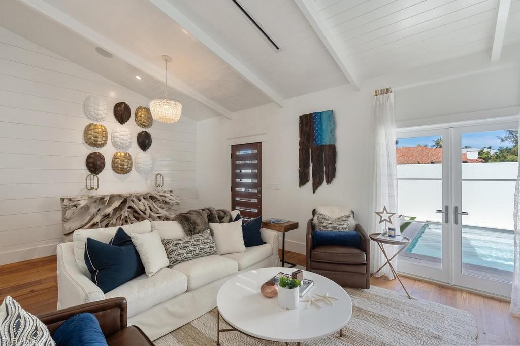 MOORINGS - Residential