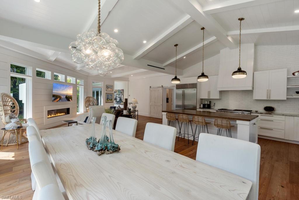 MOORINGS - Residential