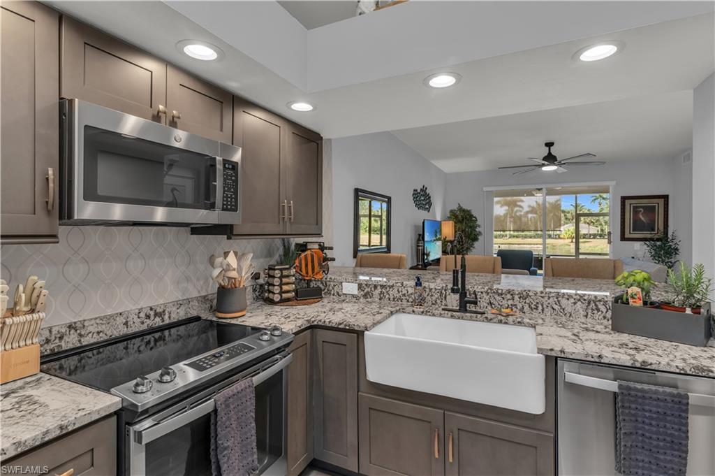 SUNSET CAY LAKES - Residential