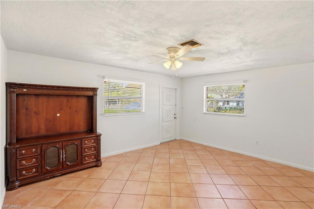 IMPERIAL SHORES - Residential Lease