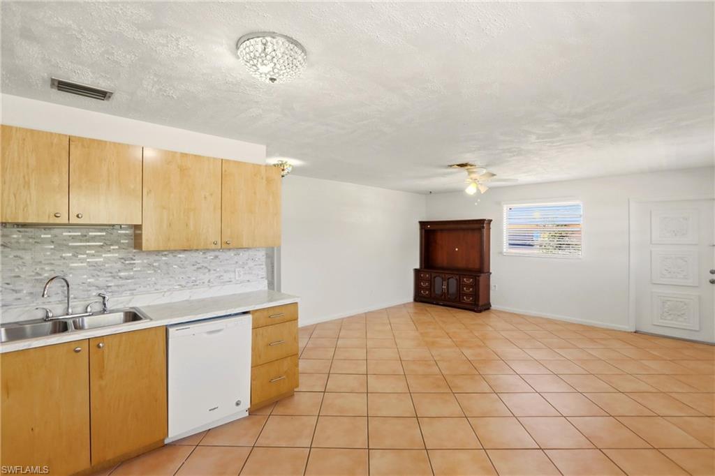 IMPERIAL SHORES - Residential Lease