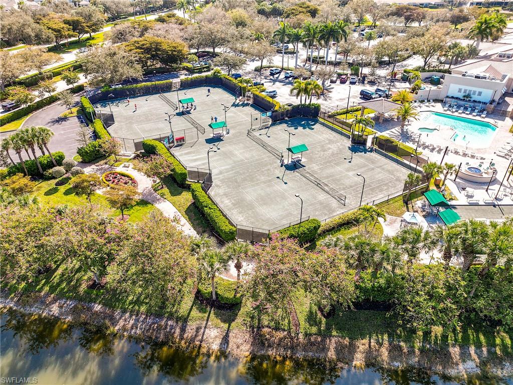 AUTUMN LAKE - Residential