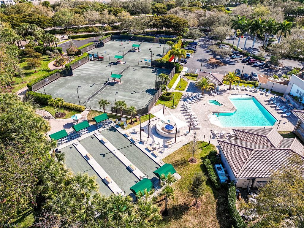 AUTUMN LAKE - Residential