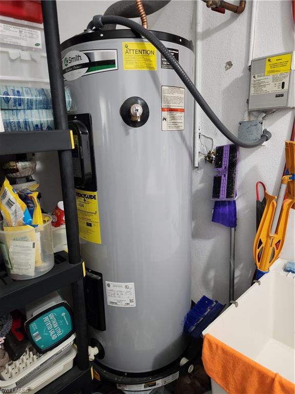 FORT MYERS SHORES - Residential